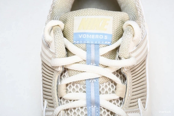 FB8825-111  Vomero 5  Oatmeal  Nike Zoom 1117